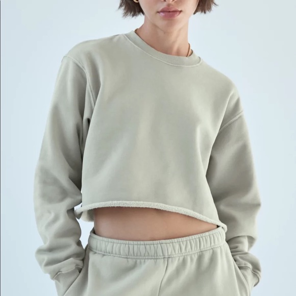 TNA | Sweaters | New Tna Cozy Fleece Perfect Cropped Sweatshirt | Poshmark